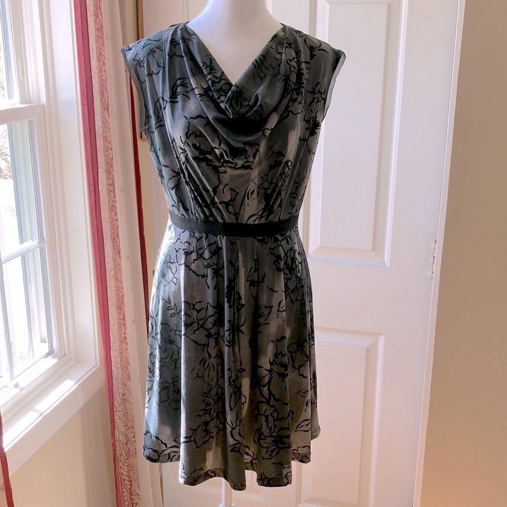 Simply Vera Women’s Sleeveless Dress - Picture 2 of 9